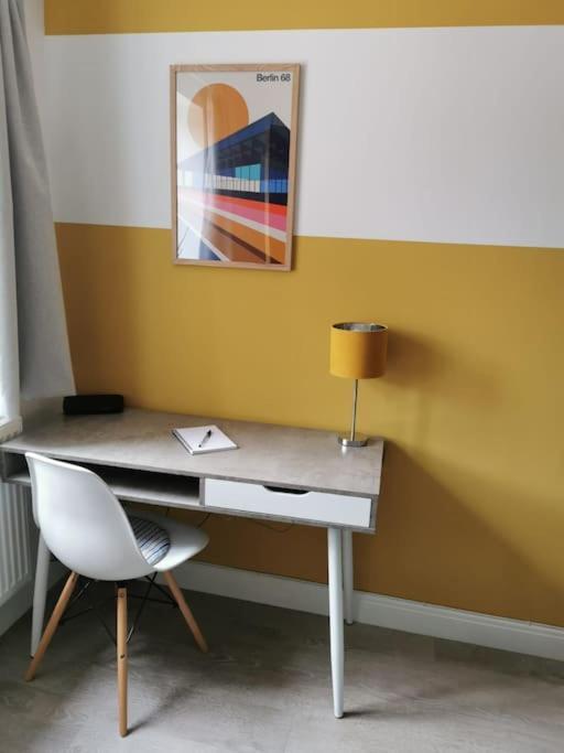 Modern Roomy 3 Bedroom Home Першор Экстерьер фото